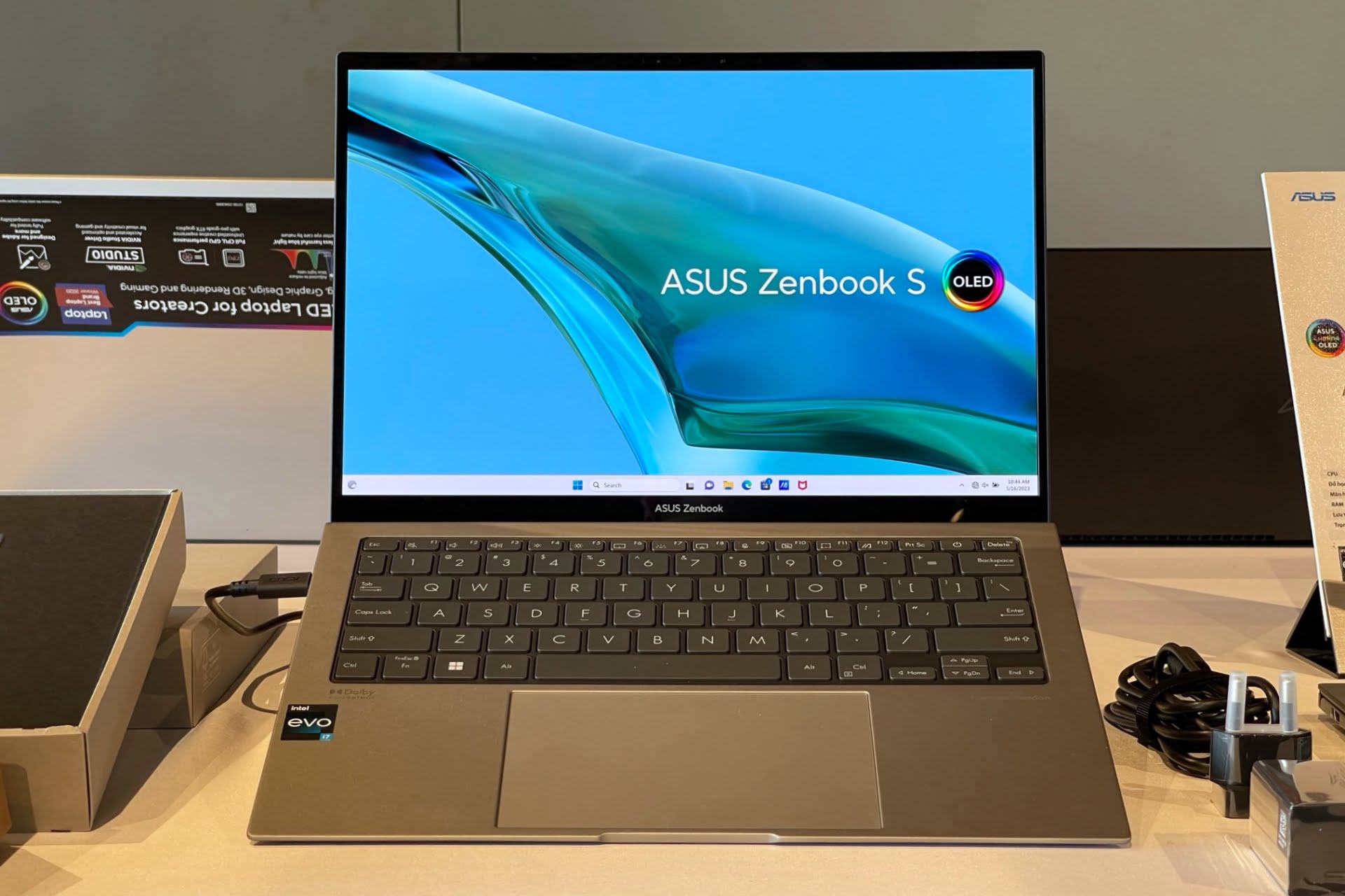 [PR] ASUS Zenbook S 13 OLED (UX5304) 2023 - Mang sứ mệnh vượt ngoài khuôn khổ một chiếc laptop - Image 3