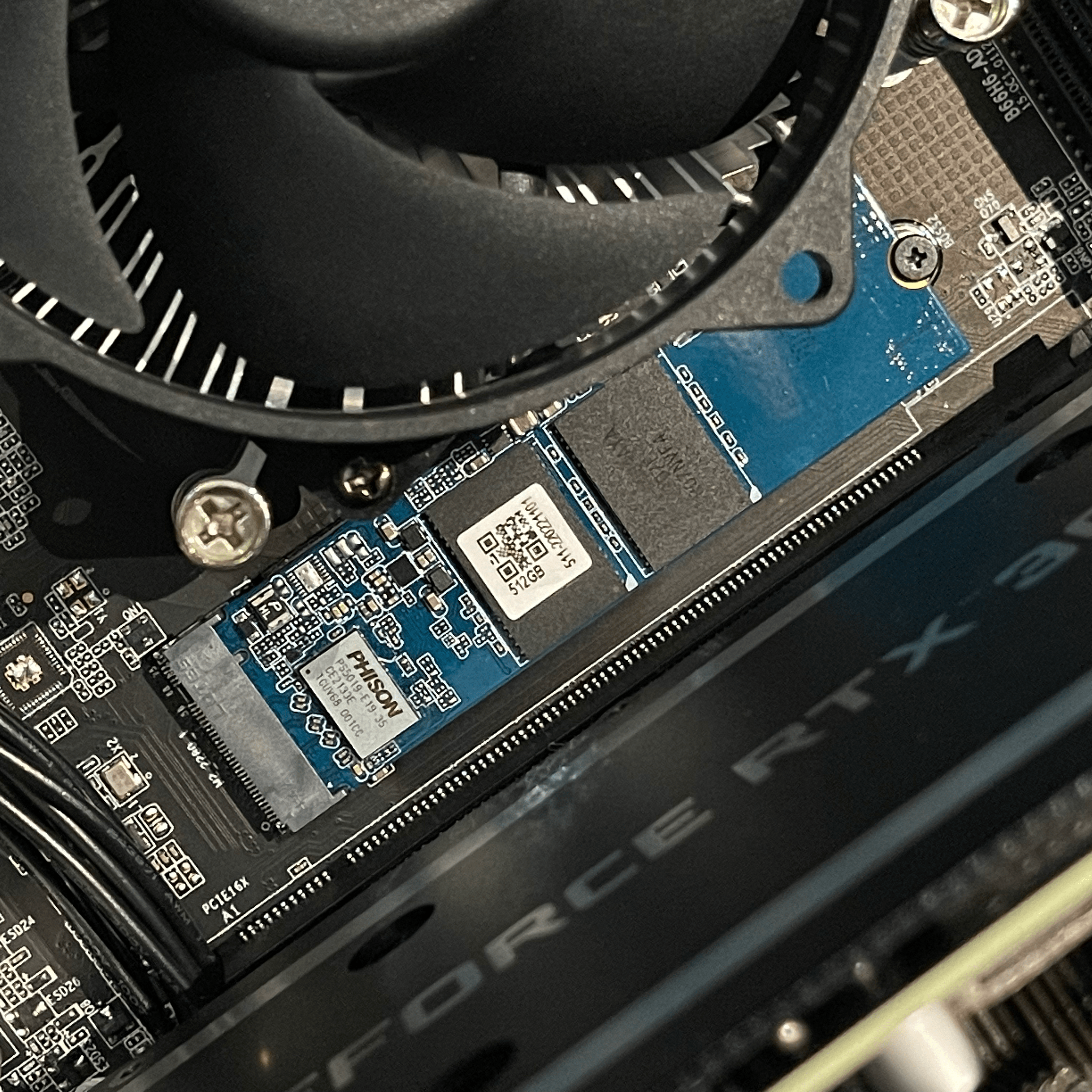 [Quick Test] SSTC Hammerhead E19 PCIe 4.0 x4 NVMe M.2 SSD 256GB/512GB – Thương hiệu Việt, tốc độ nhanh, nhiệt độ mát, khá ngon trong tầm giá dưới 2 triệu đồng - Image 1